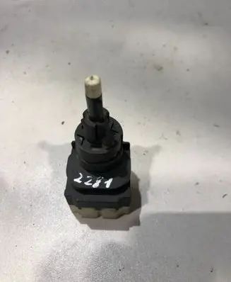 Audi A4 S4 B7 8E 8H Brake pedal sensor switch V10730158