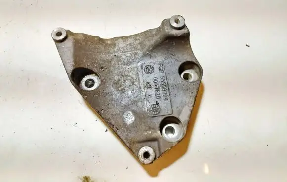 Opel Vectra C Engine mounting bracket 55558799 0047620