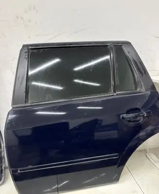 Ford Mondeo Mk III Rear door 