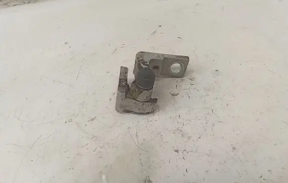 Audi Q7 4L Front door upper hinge