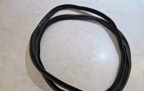 Renault Scenic III - Grand scenic III Trunk rubber seal (body) 