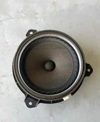 Toyota Prius (NHW20) Front door speaker 07428C6
