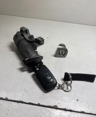 Audi A4 S4 B6 8E 8H Ignition lock 4B0905851C