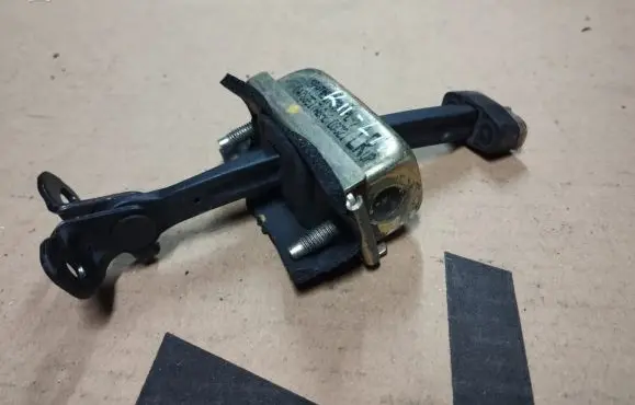 Chrysler Neon II Rear door check strap stopper 04783517AB