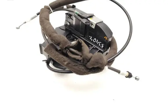 Nissan Juke I F15 Front door lock