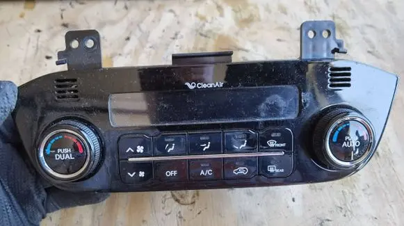 KIA Sportage Climate control unit 972503U601 HGTAA0123