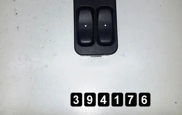 Opel Zafira A Electric window control switch 13363201