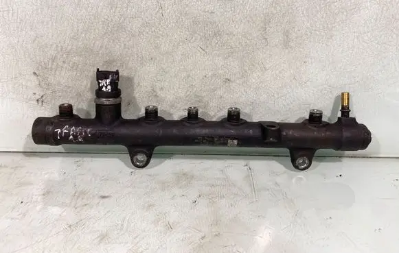 Renault Trafic II (X83) Fuel main line pipe 8200330912 0445214065
