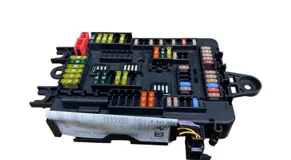 BMW 1 F20 F21 Fuse module 933788001 17072014 19446000001