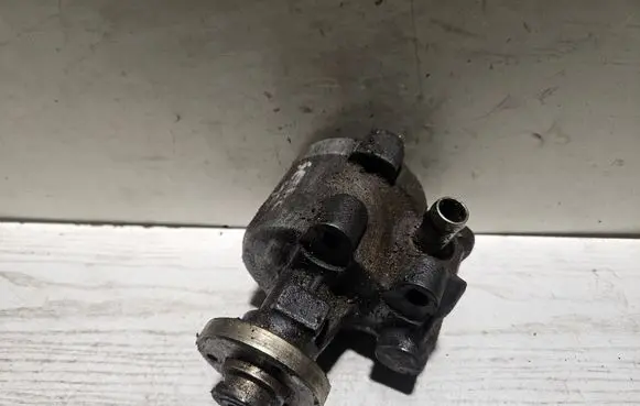 Renault Scenic I Power steering pump 351236112J 7846075