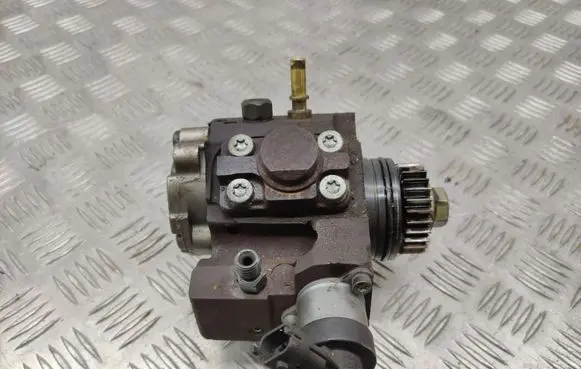 Nissan Qashqai Fuel injection high pressure pump 8200679828