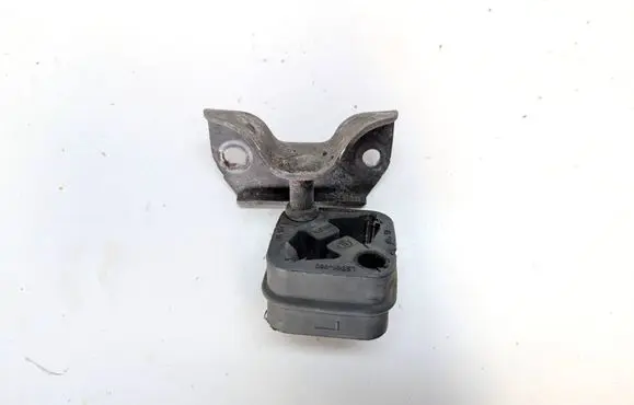 BMW 5 G30 G31 G38 Muffler mount bracket/holder 70719807 8635586