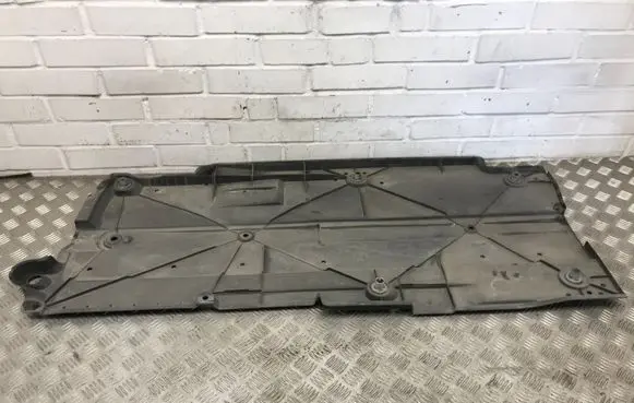 Toyota Prius (XW50) Center/middle under tray cover 5816547030
