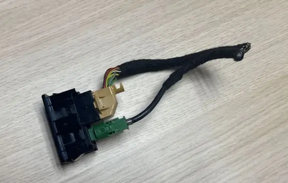 Seat Leon (5F) USB socket connector 5F0035222C 5Q0035736