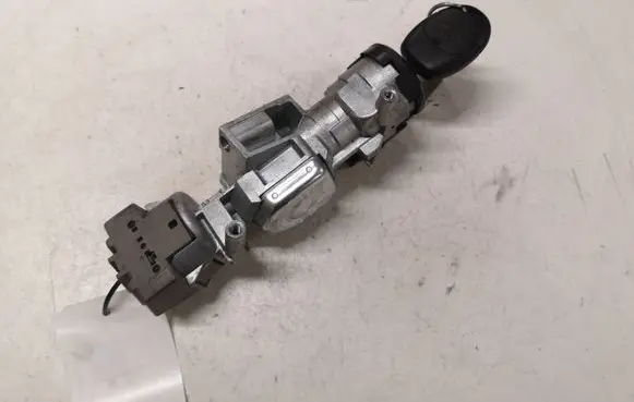 Ford Focus Ignition lock 3M513F880AC