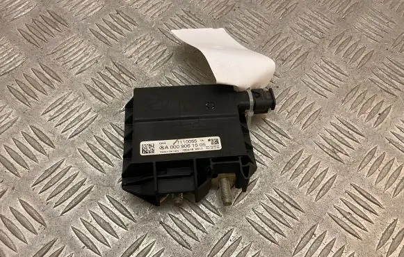 Mercedes-Benz GLC X253 C253 Battery relay fuse A0009061505
