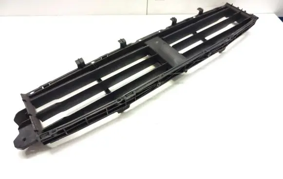 Porsche Macan (95B) Intercooler air guide/duct channel 95b121635e 95b121635 95B121635A