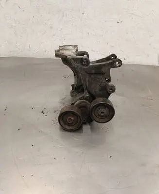 Hyundai Santa Fe Generator/alternator belt tensioner