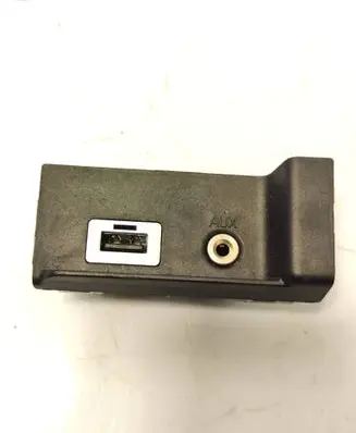 Volvo V60 AUX in-socket connector 31285608