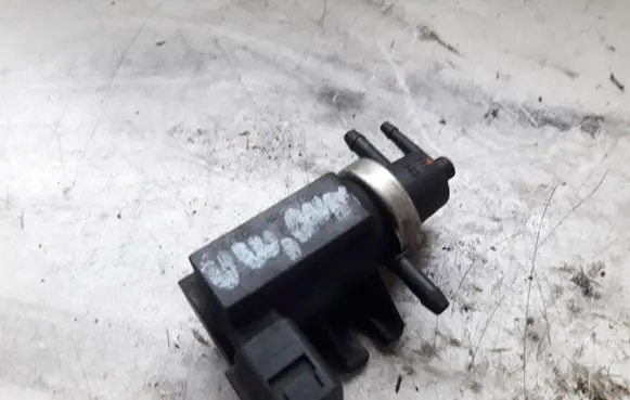 Volkswagen Golf IV Vacuum valve 1J0906627