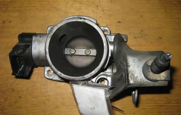 Ford Escort Throttle body valve 