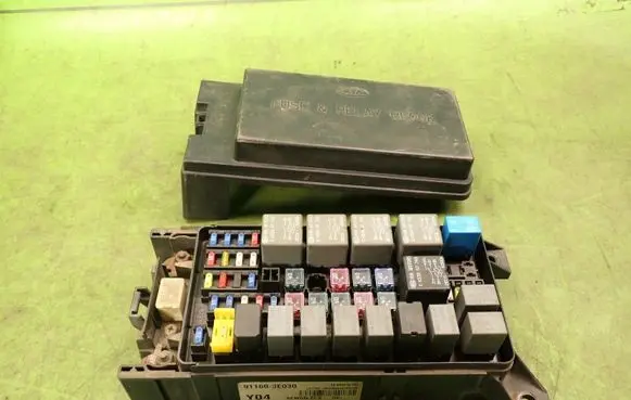 KIA Sorento Fuse box set 911603E030
