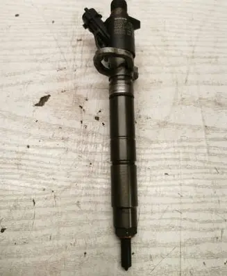Volvo S60 Fuel injector 31303238 1121906111