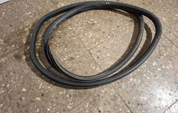 Volvo V60 Front door rubber seal 