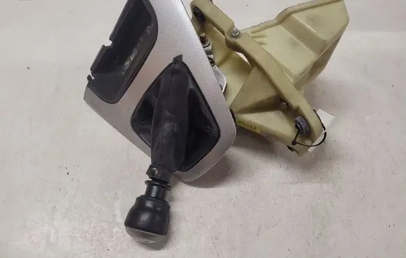 Hyundai Tucson JM Gear shifter/selector DWM2E0112