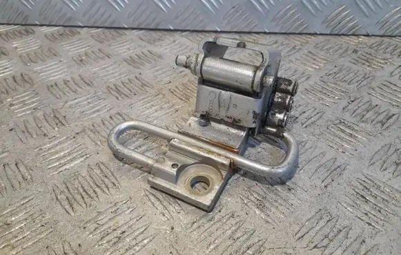 Audi A4 S4 B7 8E 8H Front door upper hinge 8E0831411B