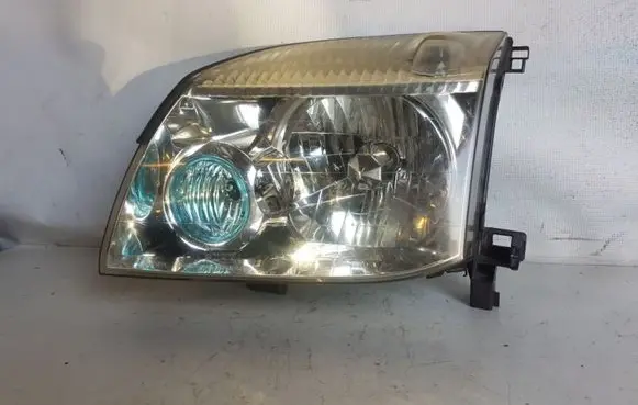 Nissan X-Trail T30 Headlight/headlamp