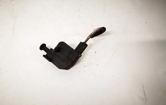 Volkswagen Golf III Sensor 1H0947561A