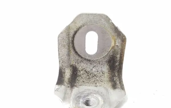 Fender mounting bracket