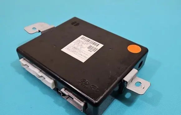 Hyundai ix35 Central body control module 95400-2S300 IMPRK1515784