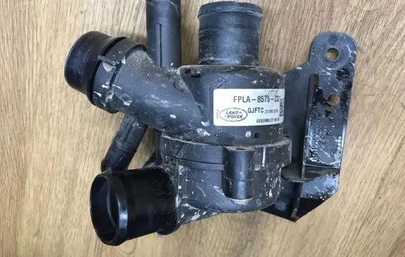 Land Rover Range Rover Sport L494 Thermostat FPLA8575CD