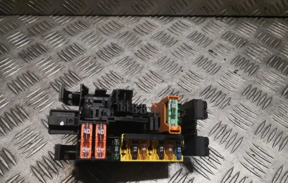 Mercedes-Benz E W213 Fuse box set 2059067200 A2059067200