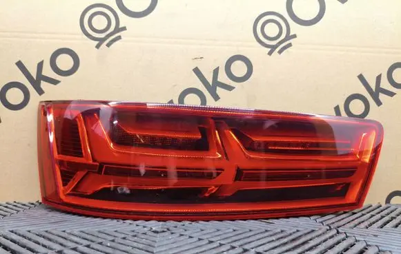 Audi Q7 4M Tailgate rear/tail lights 4M0945093D AU736SAE12S 20900103
