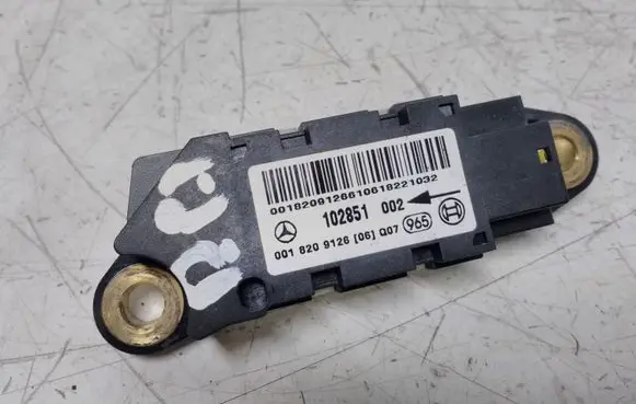 Mercedes-Benz CLS C219 Airbag deployment crash/impact sensor 0018209126
