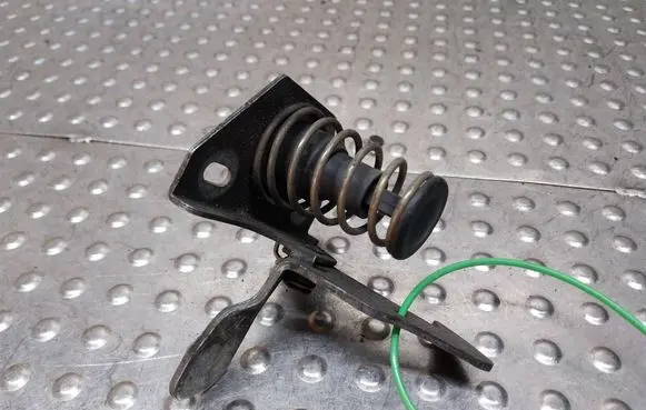 BMW 1 E82 E88 Engine bonnet/hood lock/catch S27705598 7071124