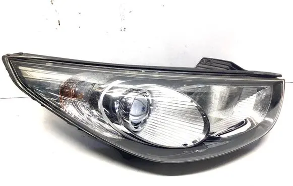 Hyundai ix35 Headlight/headlamp 921022Y