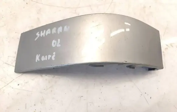 Rear/tail light trim molding