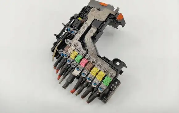 Citroen DS5 Fuse module 9665878380