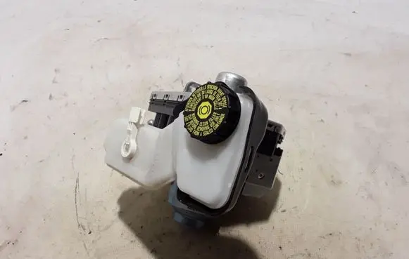 Volvo XC60 ABS Pump 32333637