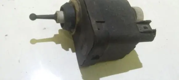 Renault Laguna I Headlight level adjustment motor 
