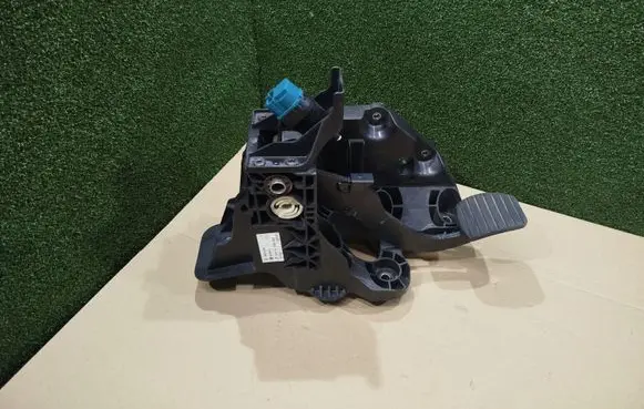 Renault Trafic III (X82) Brake pedal 465016415R 93459474 81007104