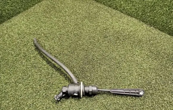 Renault Master III Clutch slave cylinder 306106218R