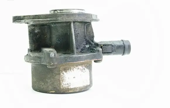 Renault Megane II Vacuum pump 
