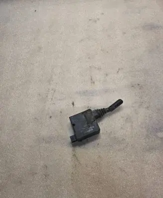 Audi A8 S8 D2 4D Tailgate boot lock/latch motor 40505316 4A5962115