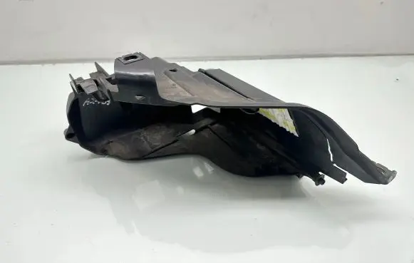 Headlight/headlamp mounting bracket