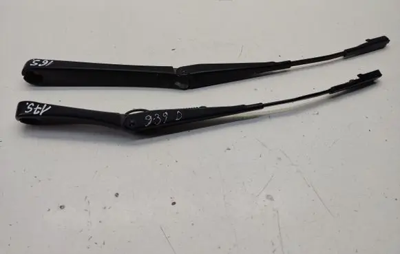 Saab 9-3 Ver2 Windshield/front glass wiper blade 12770119 12770118